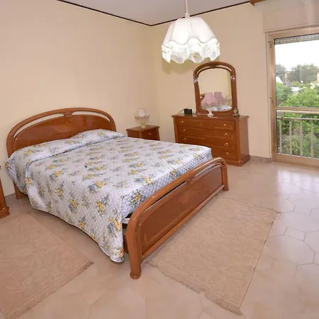 Casa Dina ليتشي